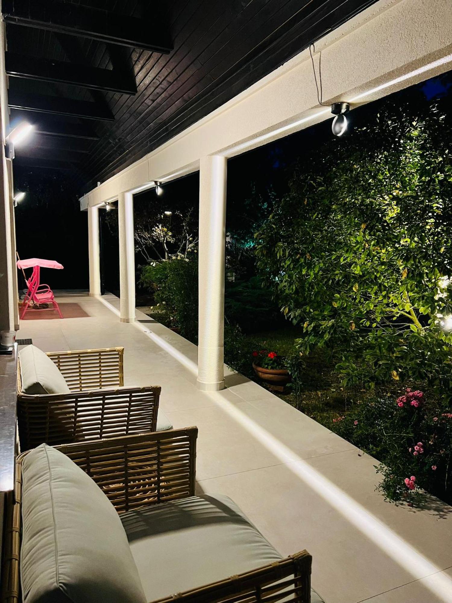 Вілла Evie'S Tree House Dragomirna Екстер'єр фото