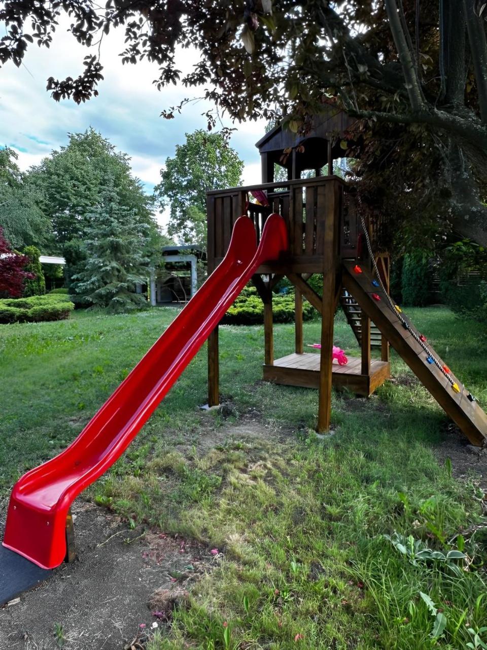 Вілла Evie'S Tree House Dragomirna Екстер'єр фото